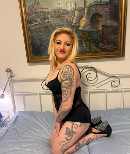 Misenga, 21, Larisa - Greece, Porn star experience